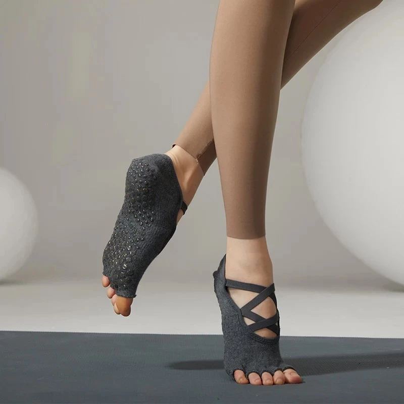 Pilates Socks for Studios, Custom Yoga Socks for Women, Silicone Grip Yoga Socks Wholesale